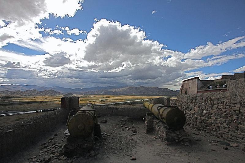 100 Cannons guarding the Gyantse Dzong Fortress.jpg